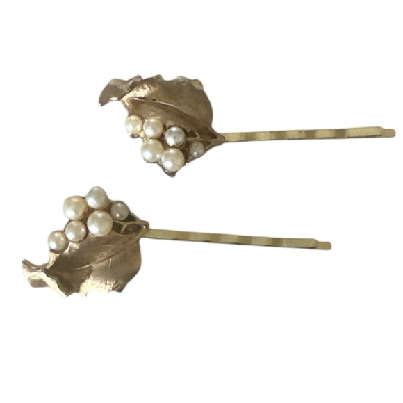 Gold Leaf and Pearl Hairpins – Elegant Vintage Jewelry Accessories - Picture 2 of 6